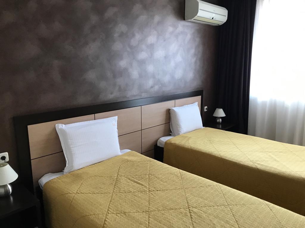 Hotel Kardinal Blagoevgrad Exterior photo